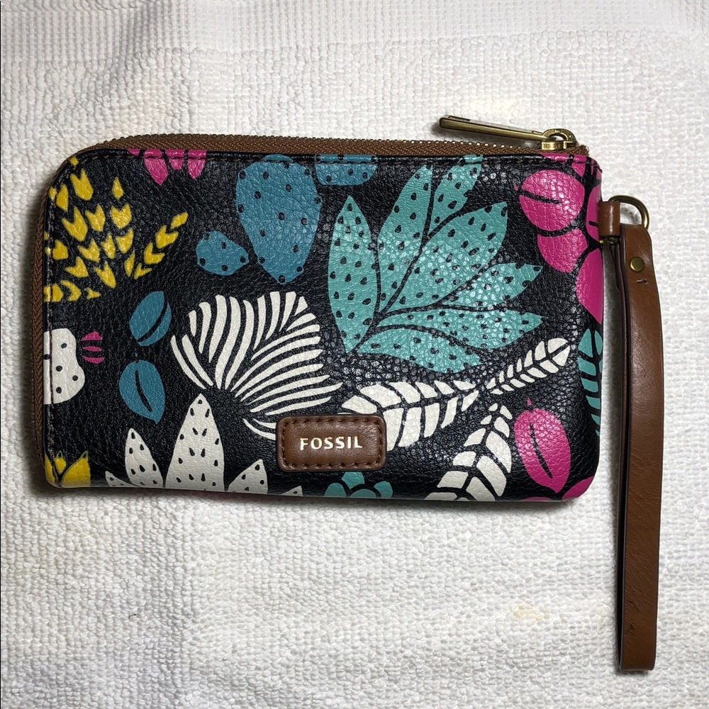 Fossil Eliza Dark Floral Pebbled Leather Wristlet